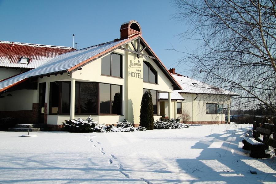 Hotel Jasmin Owińska Exterior foto